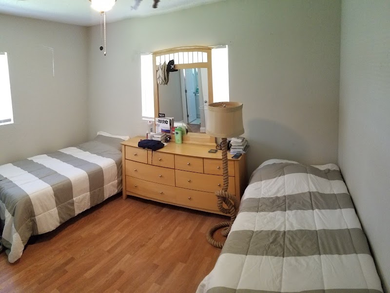 Safe House - Sober Living Halfway House for Men - Photo 2