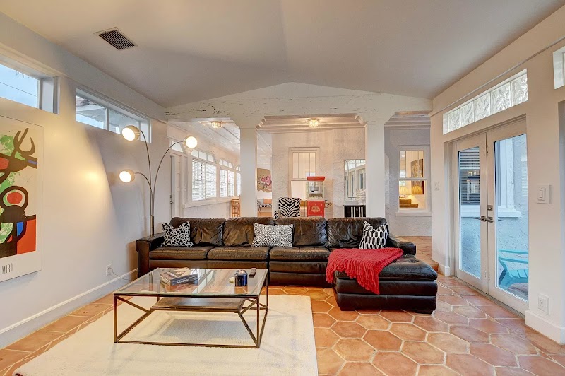 Hartman House - Photo 4
